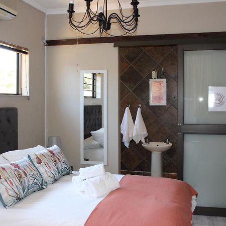 Amru Guesthouse B&B Brackenfell Habitación foto